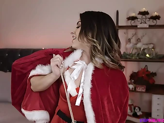 Jay Romero & Chanel Camryn seduce and eat each other's vulvas for Christmas