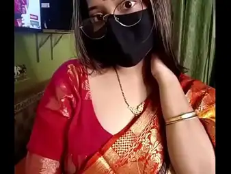 Desi Indian girl gets her clear Hindi audio viral