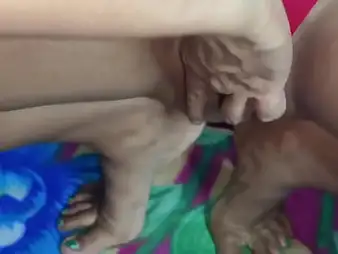 Desi Bhabhi Hindi Messy Chat Dt Weenie - Hot Desi Action!