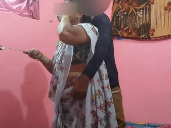 Stepmom cooks be proper of stepson-in-law for ages c in depth he slurps her big bum