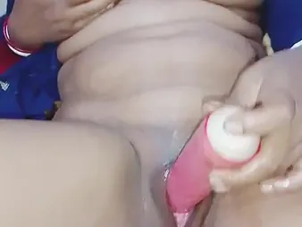 Desi Indian wifey fingers her muddy wet pussy dynamite