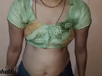 Stepbrother gives Indian stepsister a dt vanguard she gets poked and creampied