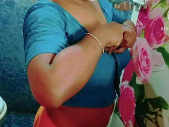 Tamil wife flashes foreign to stop him from stealing with an increment of gets creampied involving homemade video