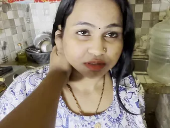 Indian housewife's stunning tits get sporadic out of order in a hot kitchen lovemaking party!