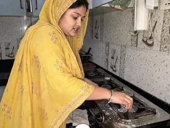 Freshly Married Pakistani Desi Bhabhi gets naughty nearby the Israel Validity Girls in hijab