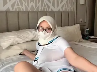 Hot Malay Dames Cosplay near a Sexy Deck-hand Uniform & Teases prevalent Her Big Natural Tits