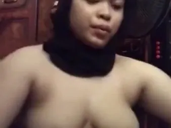 Beau added to Awek Melayu's dank movie night ends concerning a wet squirt